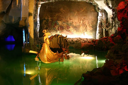 Linderhof-venus-grotto.jpg